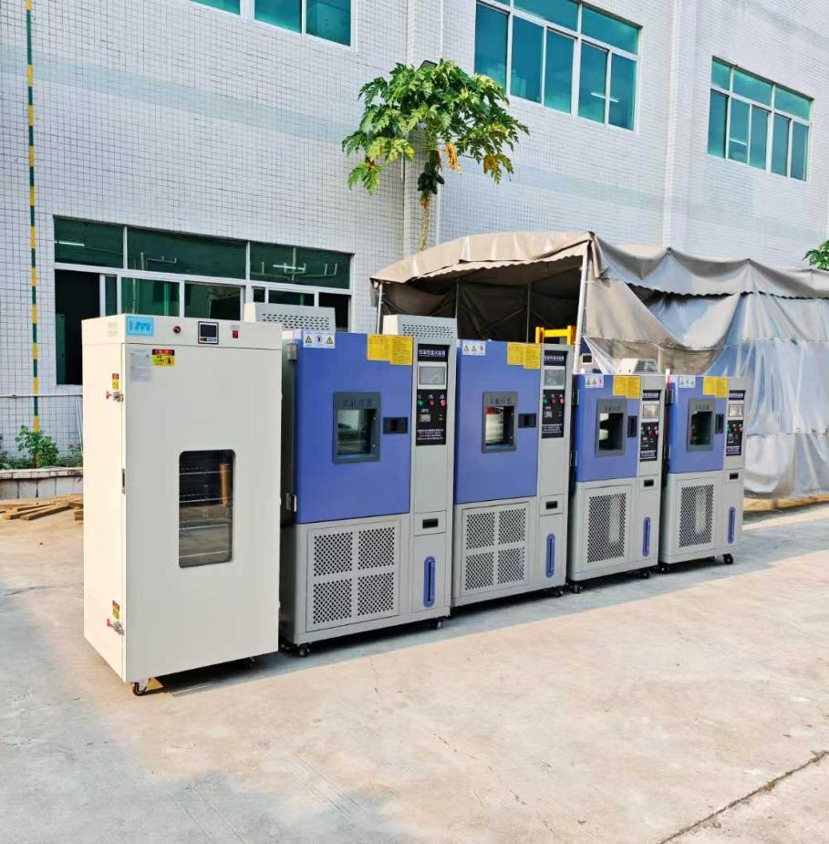 4台恒温恒湿箱和1台200℃高温烤箱